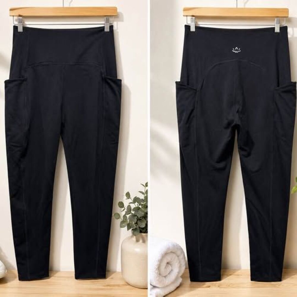 Beyond Yoga Black High-Waisted Leggings with Pockets – Size Large
